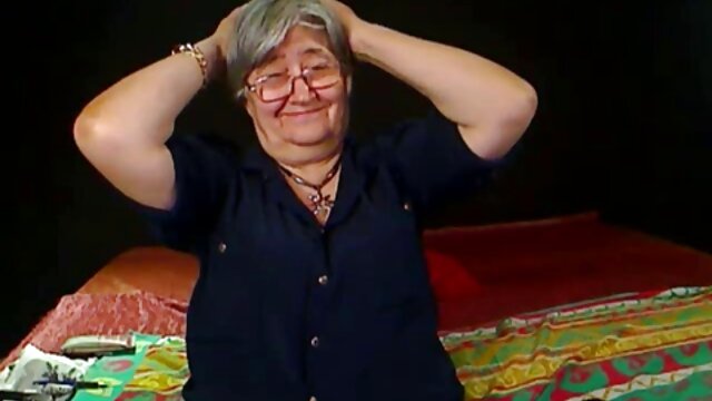 tutor lesbian Ceko bokep bigo live ml lama mengajarinya seks pertama kali G / g