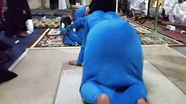 Orang tua itu meniduri si pirang Tidur di bokep live online kamar tidur.