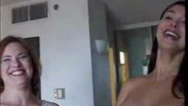 wanita pucat dan kurus dicelup dengan bokep live tante tombak plastik