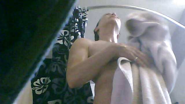 Perawat masturbasi dengan botol anal bokep live gogo di ruang perawatan.