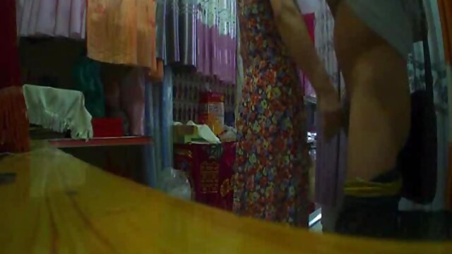 Gaya anjing hitam fucks wanita di pantat dan tunas video video bokep online live untuk suaminya.